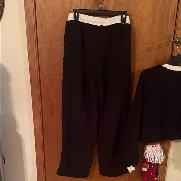 Madden Girl Black and White Cozy Pajama Set - Picture 6 of 6